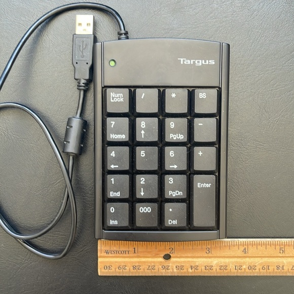 Targus Numeric Mini Keypad with USB Hub - Picture 2 of 3